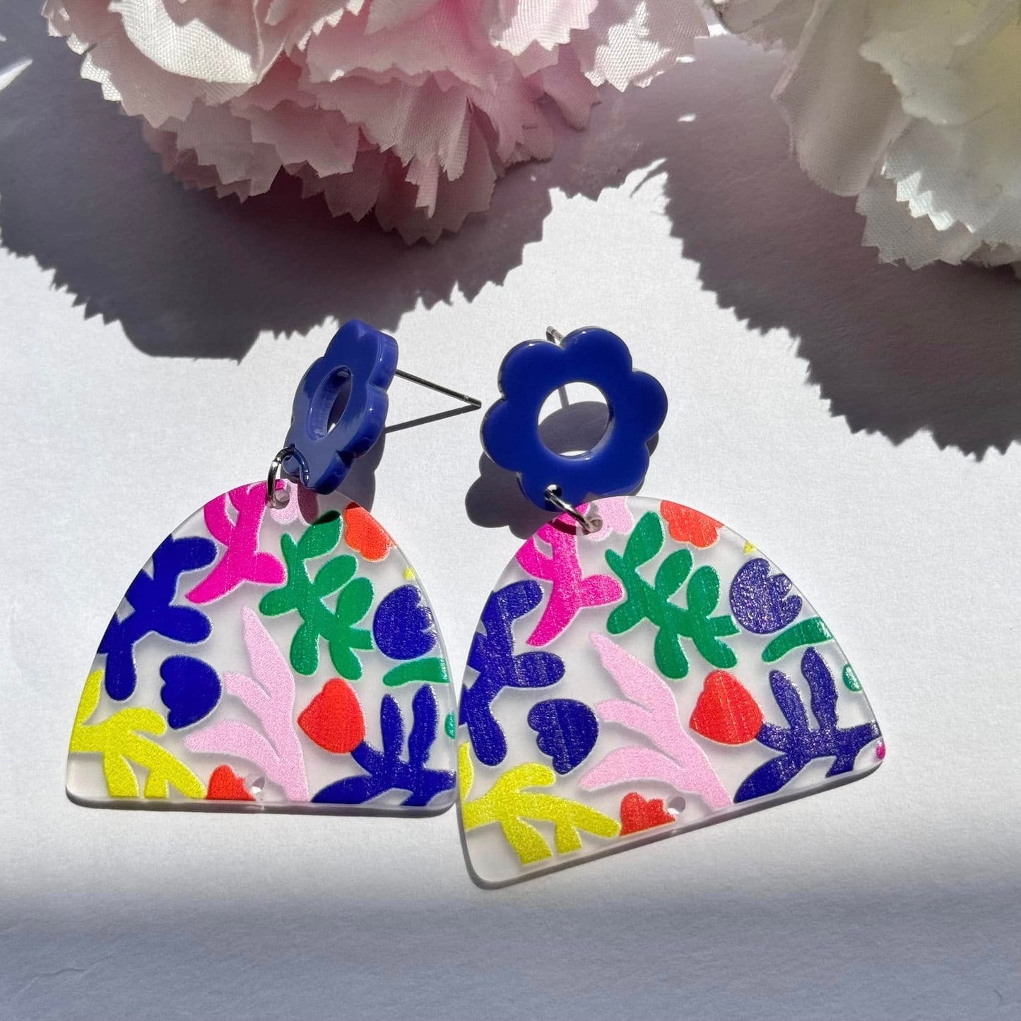 Colorful floral acrylic statement earrings with a trendy retro design – lightweight, bold, and perfect for any occasion