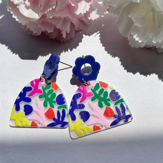 Colorful floral acrylic statement earrings with a trendy retro design – lightweight, bold, and perfect for any occasion